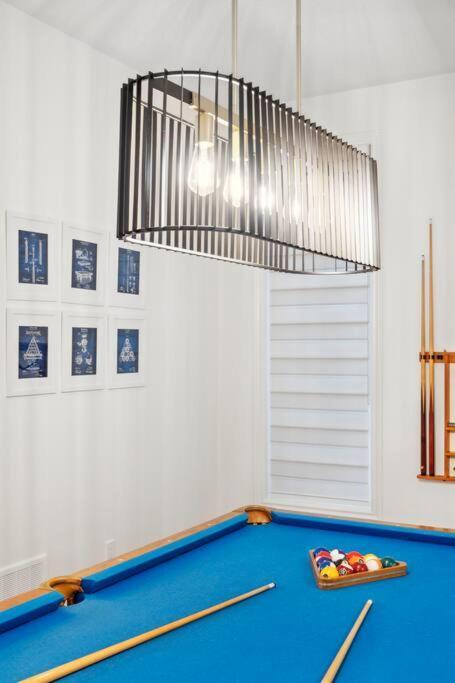 Barrie Luxe, Pool Table 6 Bedroom 6 Ba Custom Design A+ Location Экстерьер фото