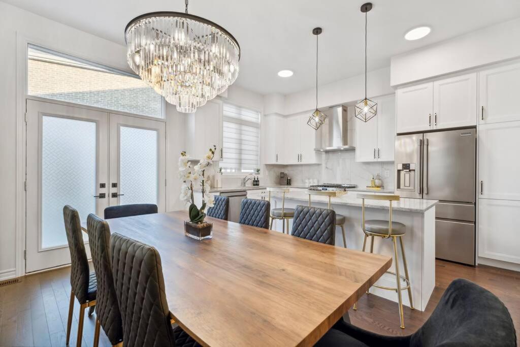 Barrie Luxe, Pool Table 6 Bedroom 6 Ba Custom Design A+ Location Экстерьер фото