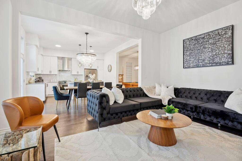 Barrie Luxe, Pool Table 6 Bedroom 6 Ba Custom Design A+ Location Экстерьер фото