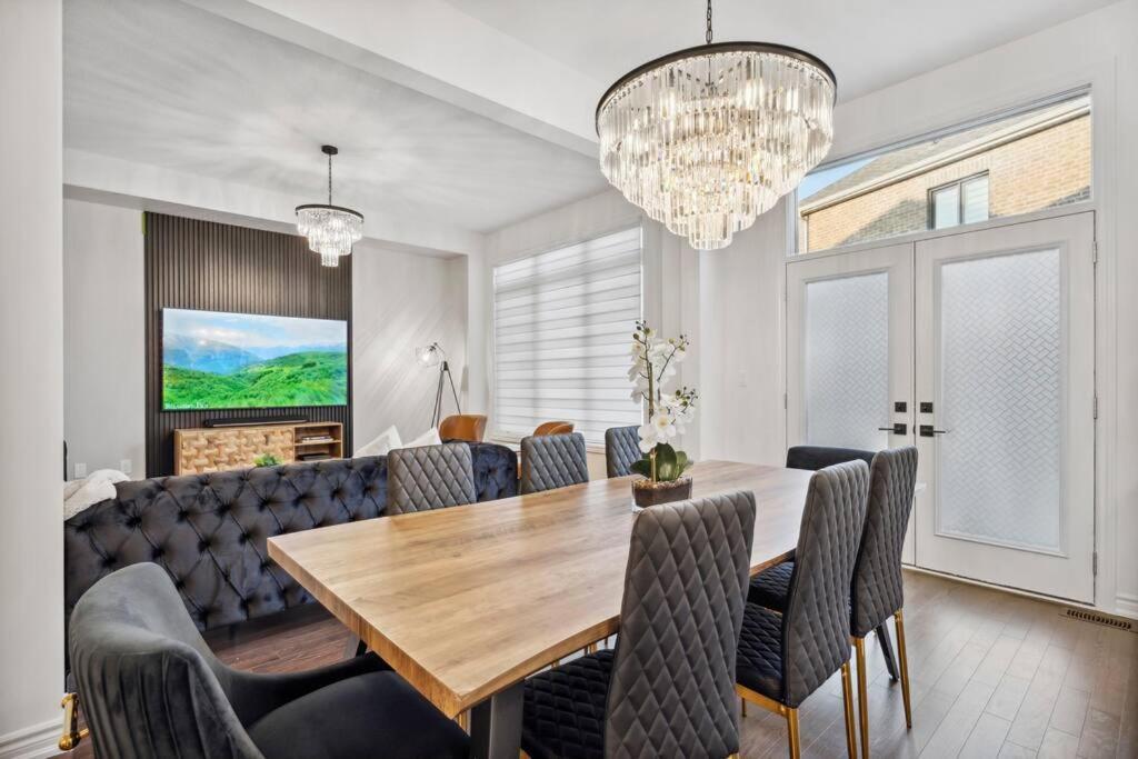 Barrie Luxe, Pool Table 6 Bedroom 6 Ba Custom Design A+ Location Экстерьер фото