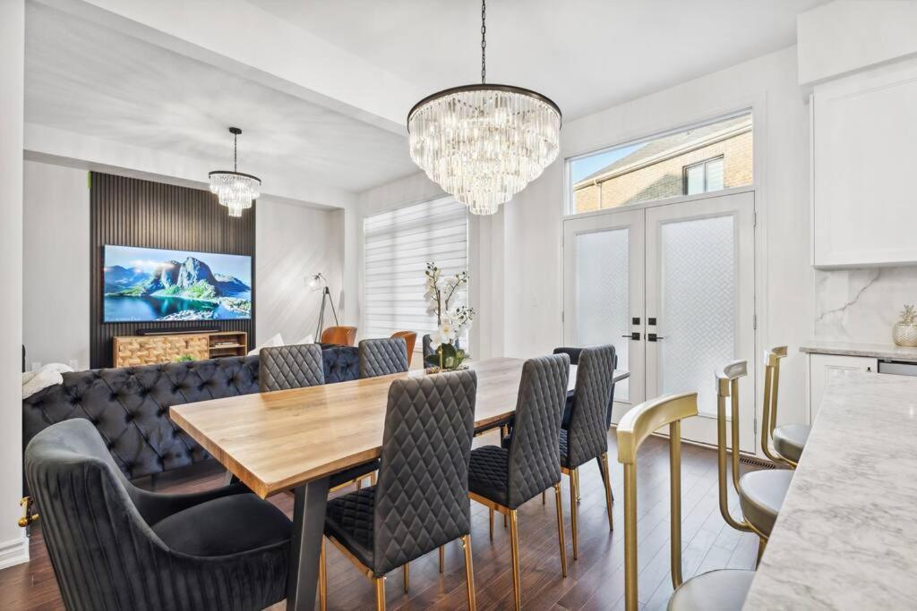 Barrie Luxe, Pool Table 6 Bedroom 6 Ba Custom Design A+ Location Экстерьер фото